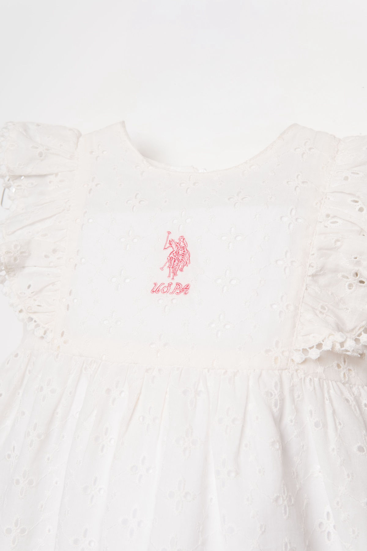 Rochie albă cu broderie 