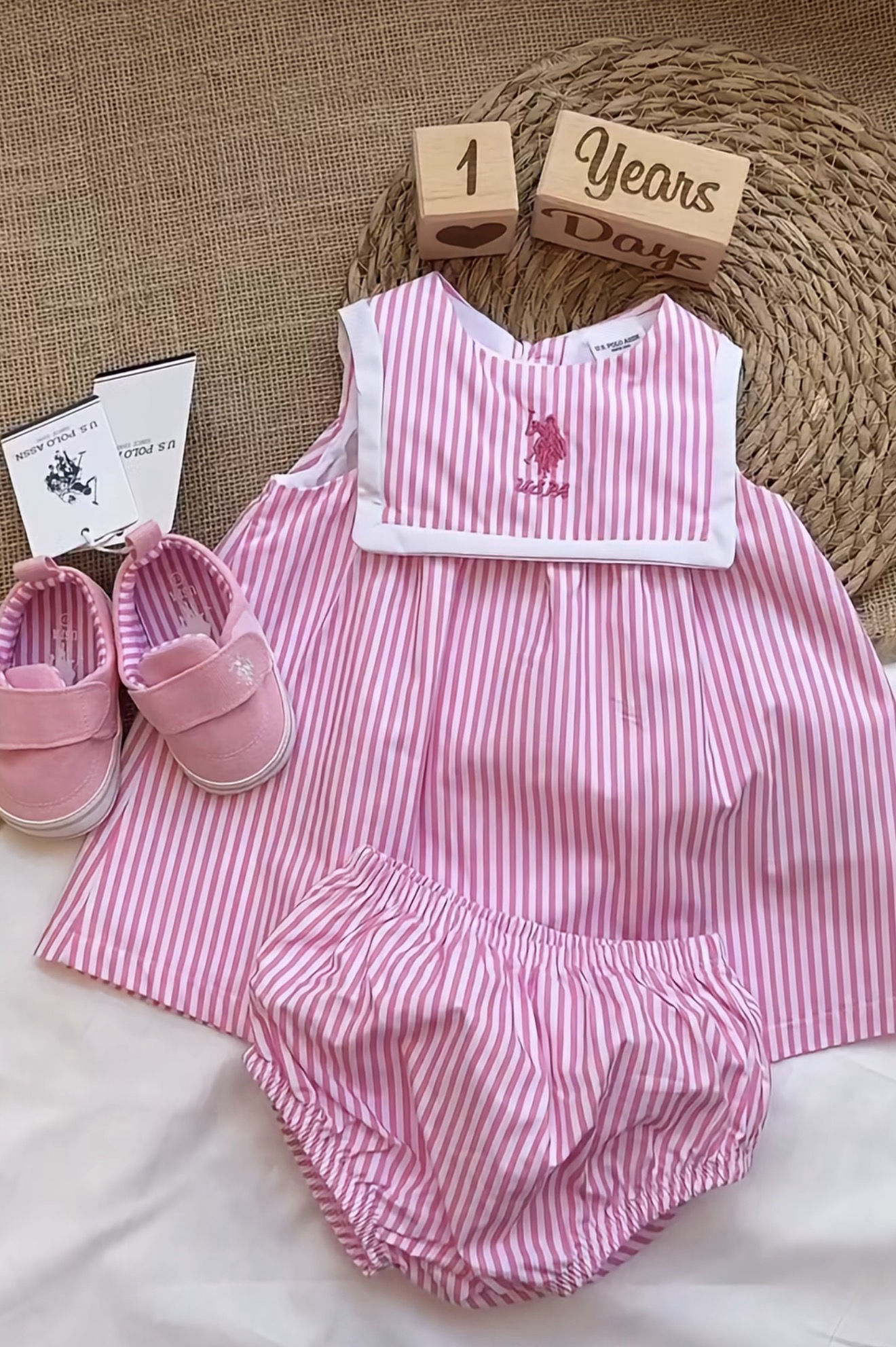 Rochie Roz Linii
