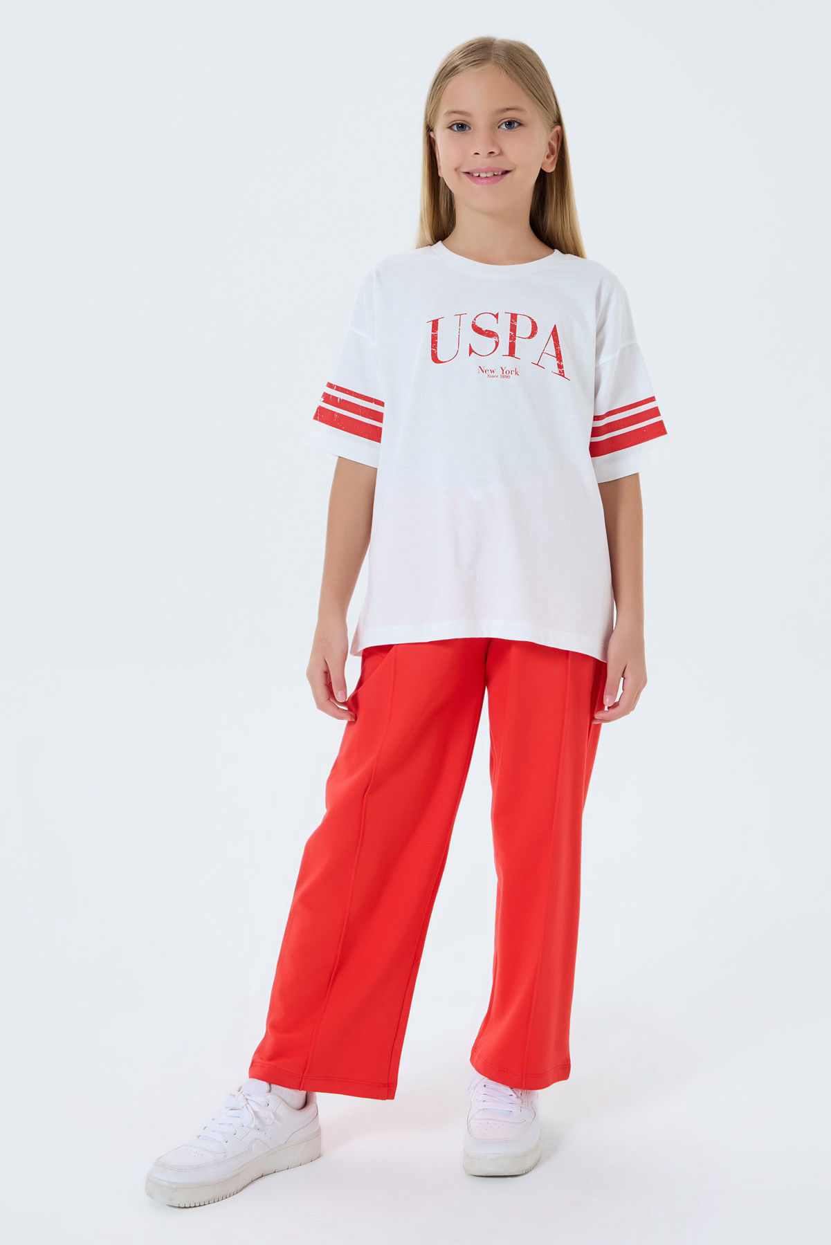 Costum Alb cu Pantaloni Coral 