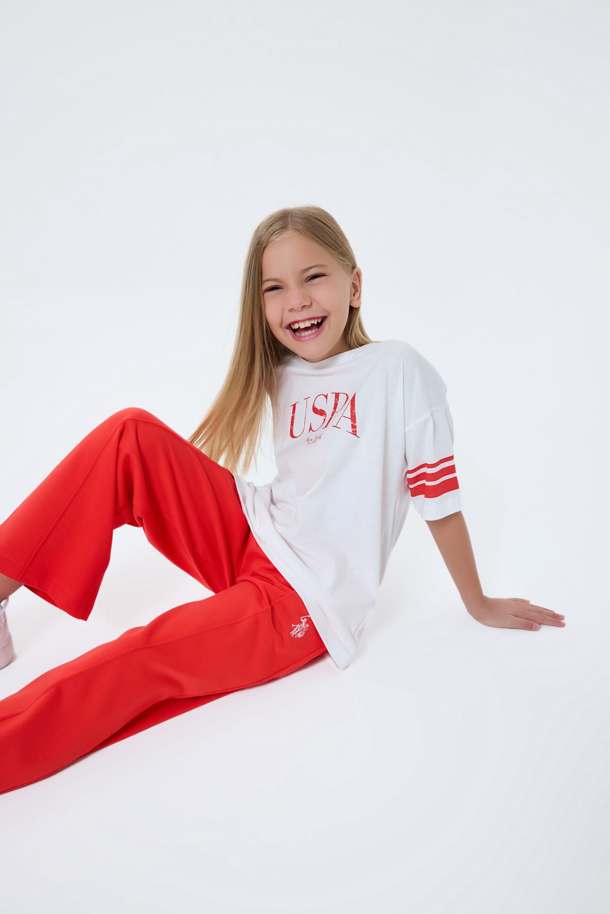 Costum Alb cu Pantaloni Coral 